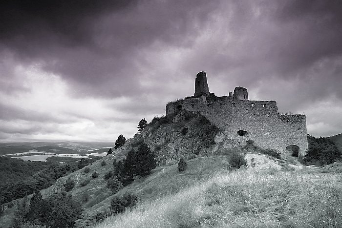 Zřícenina hradu Čachtice / Ruins of the Cachtice castle