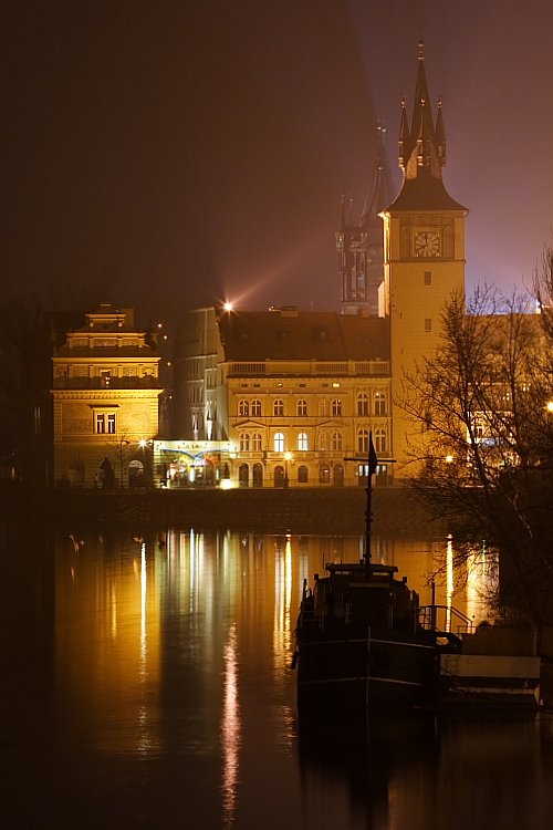 Kotvící loď / Ship at anchor