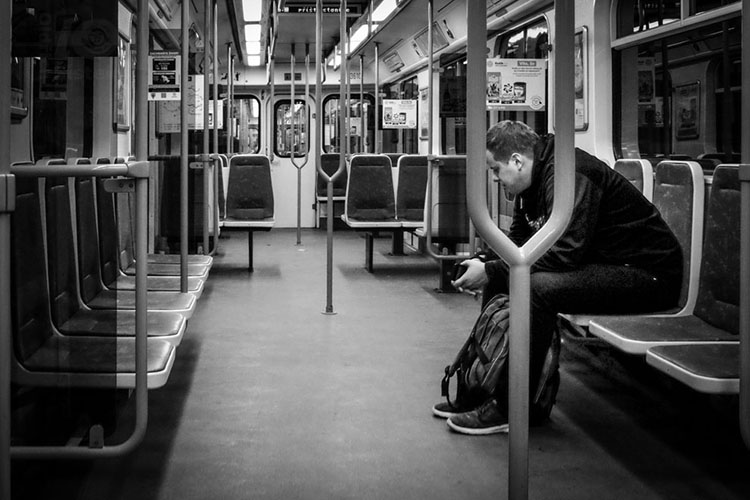 Sám v metru / Alone in the subway