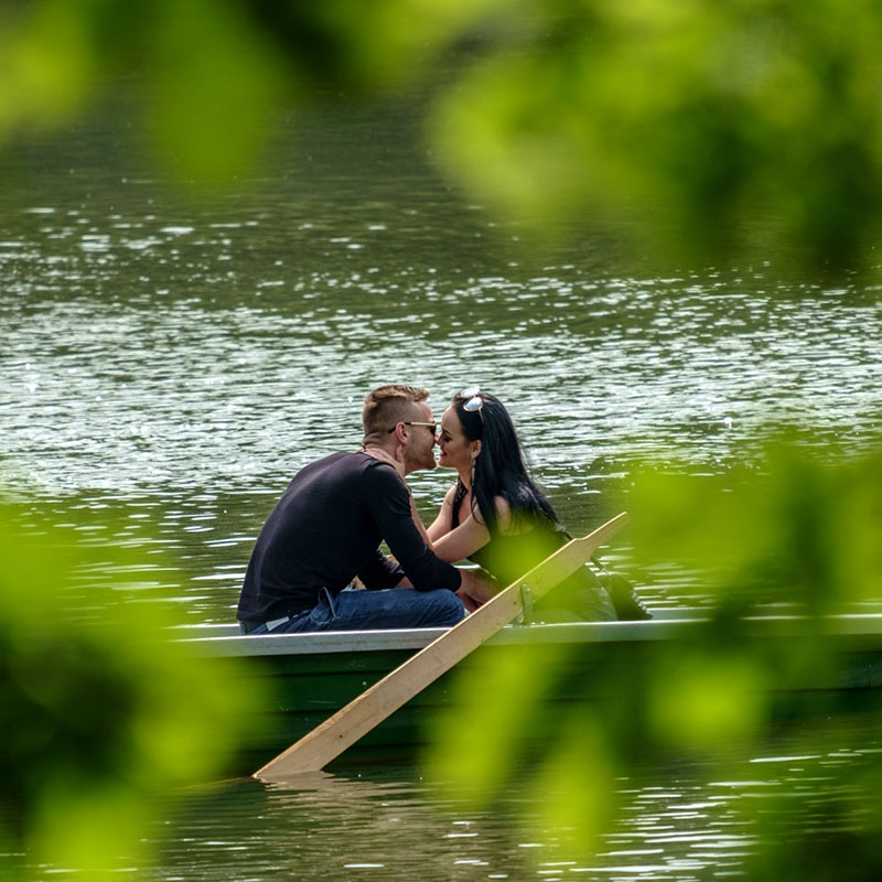 Polibek na loďce / A kiss on a boat